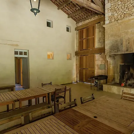 Holiday home Impressive Restored With Pool Campsegret