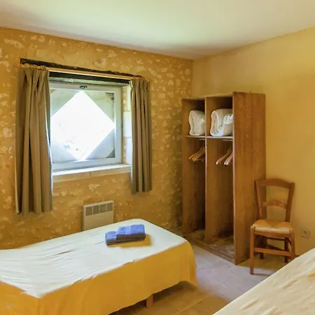 Holiday home Impressive Restored With Pool Campsegret