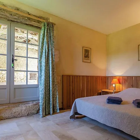 Holiday home Impressive Restored With Pool *