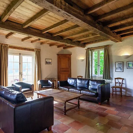 Holiday home Impressive Restored With Pool